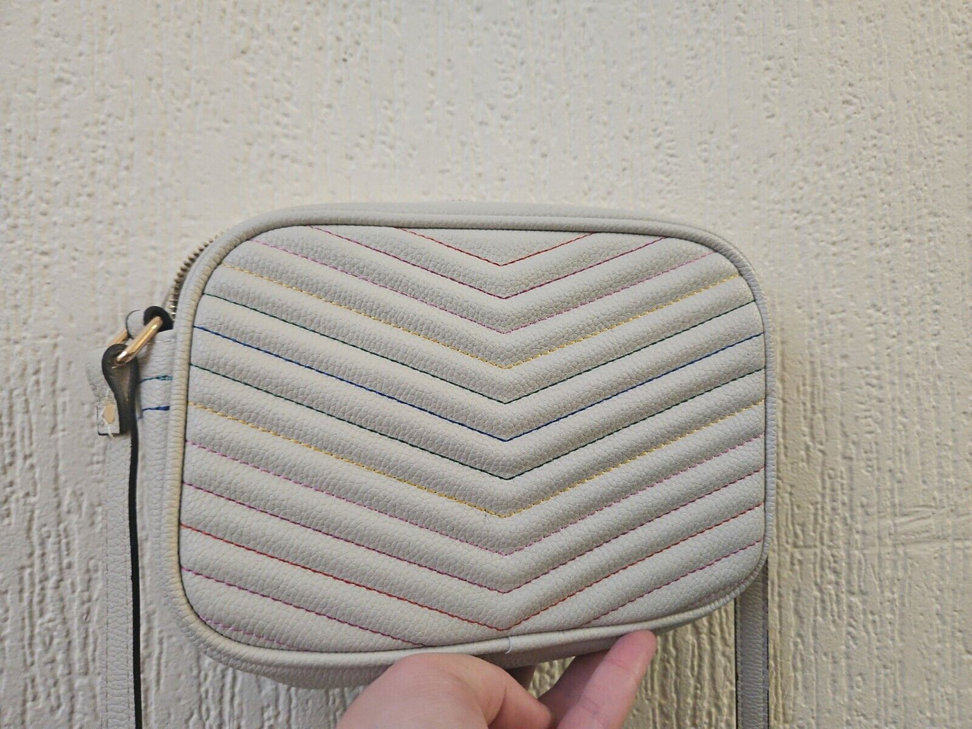 Accesorize Quilted Cream Chevron Cross-Body Bag **** SA1