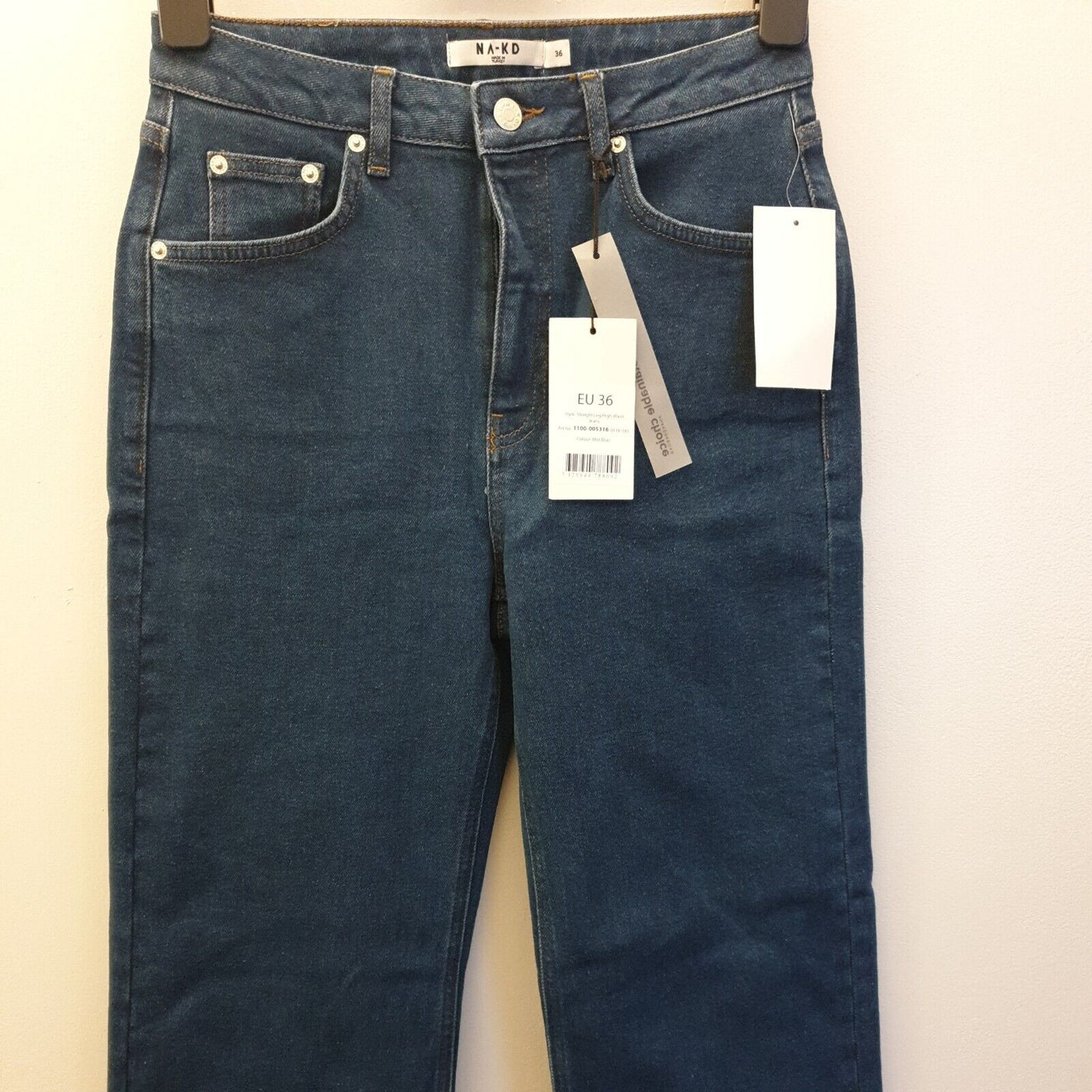 NA-KD Straight Leg High Waisted Jeans Mid Blue****Ref V240