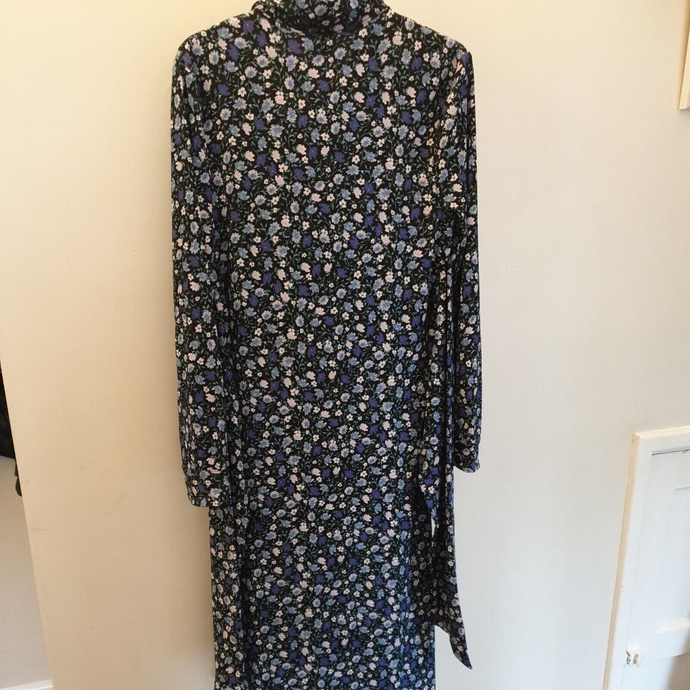 River Island Floral Dress Size 12 long-sleeve****Ref V77