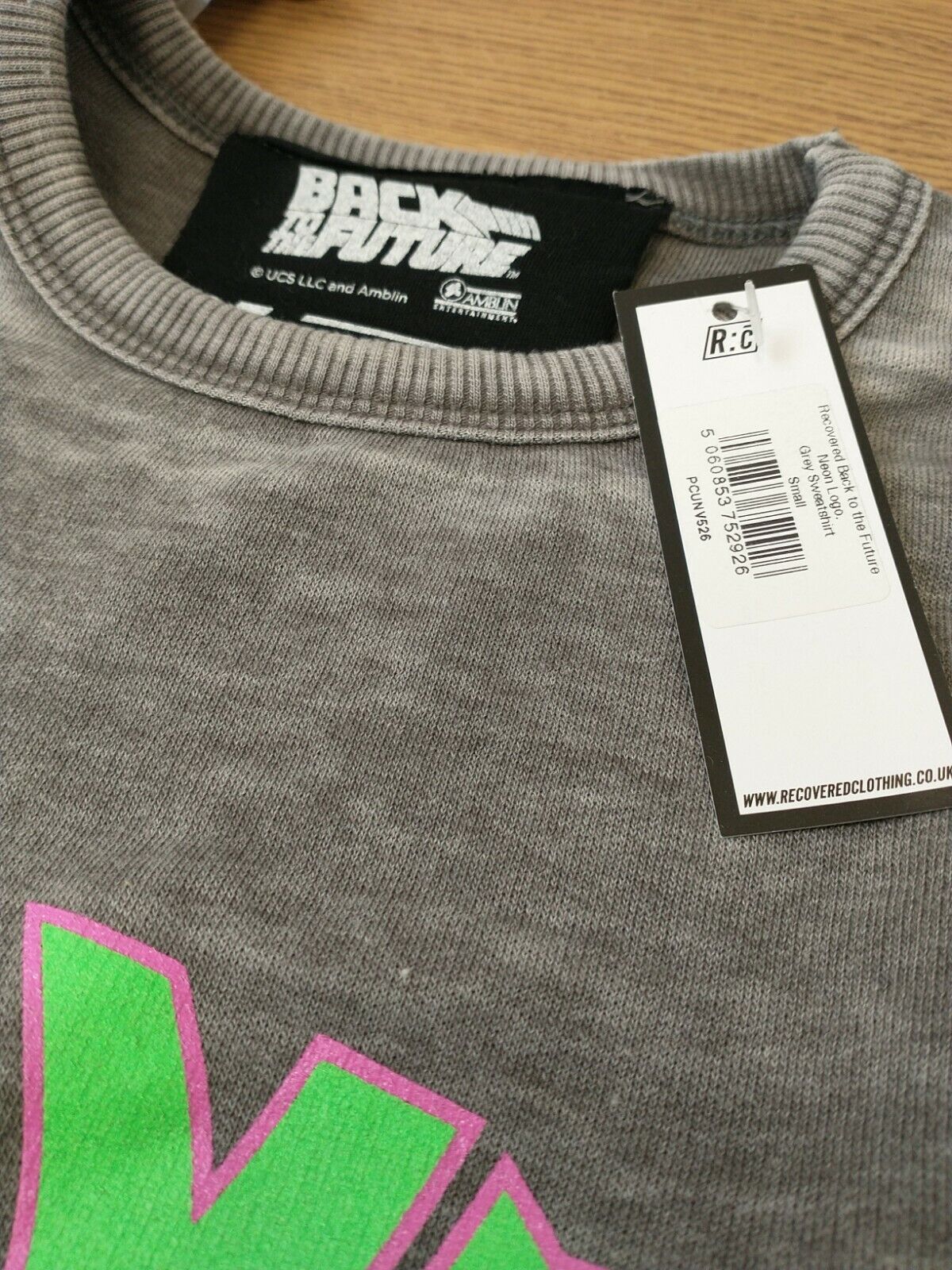 Re _ Covered  Clothing. Back To Future Grey Sweatshirt. Size Small. Ref K6