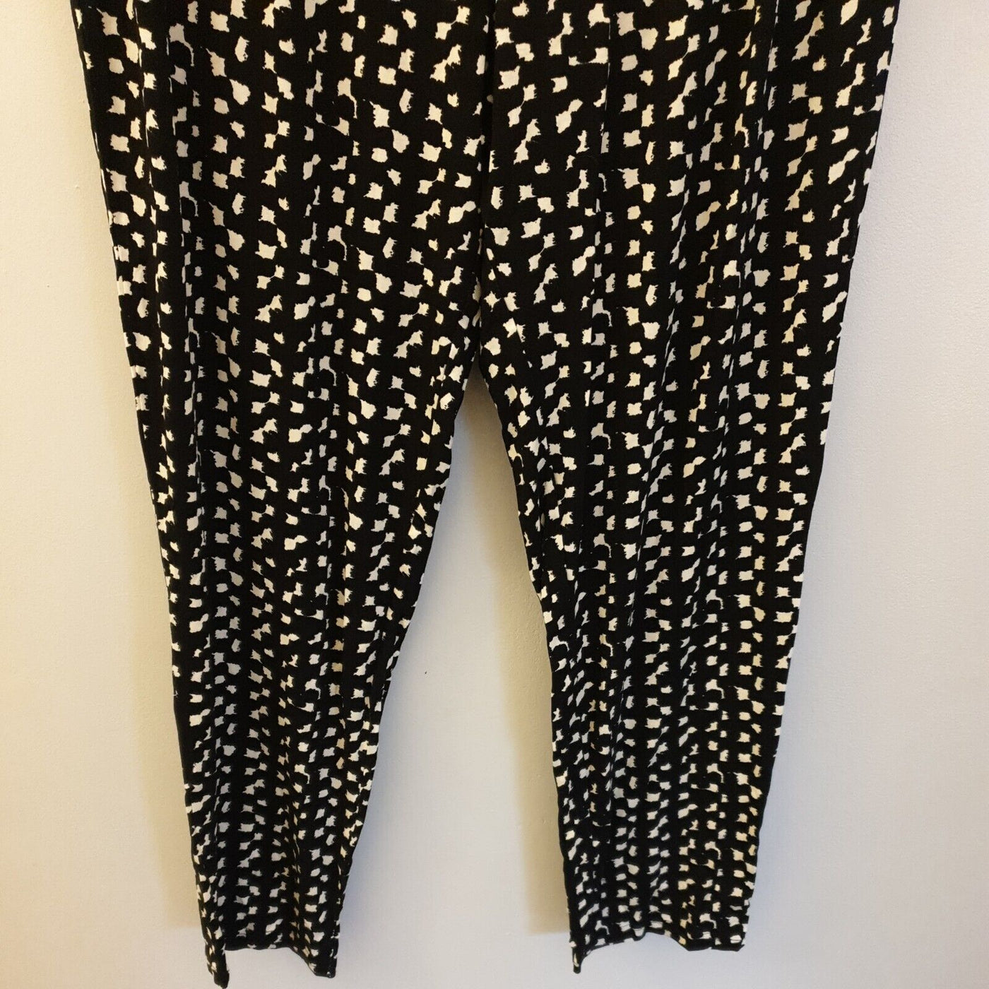 Womens Black/White Mono Elasticated Waist Trousers UK 12 ****Ref V525