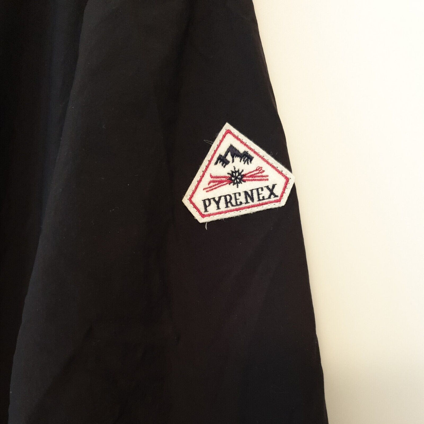 Pyrenex Black Torrent Mens Parker Size Small ****Ref V28