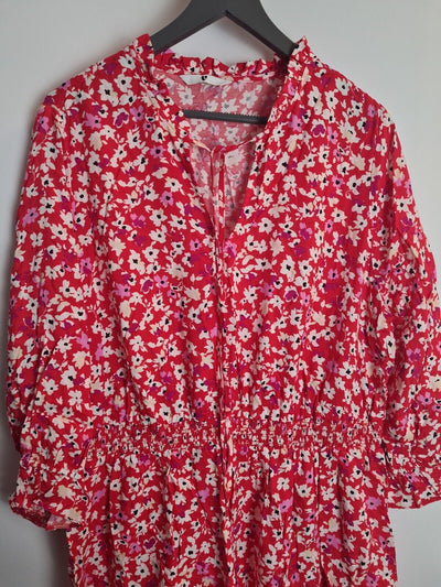 Womens Red Floral Tie Neck Dress Size 16 **** V266