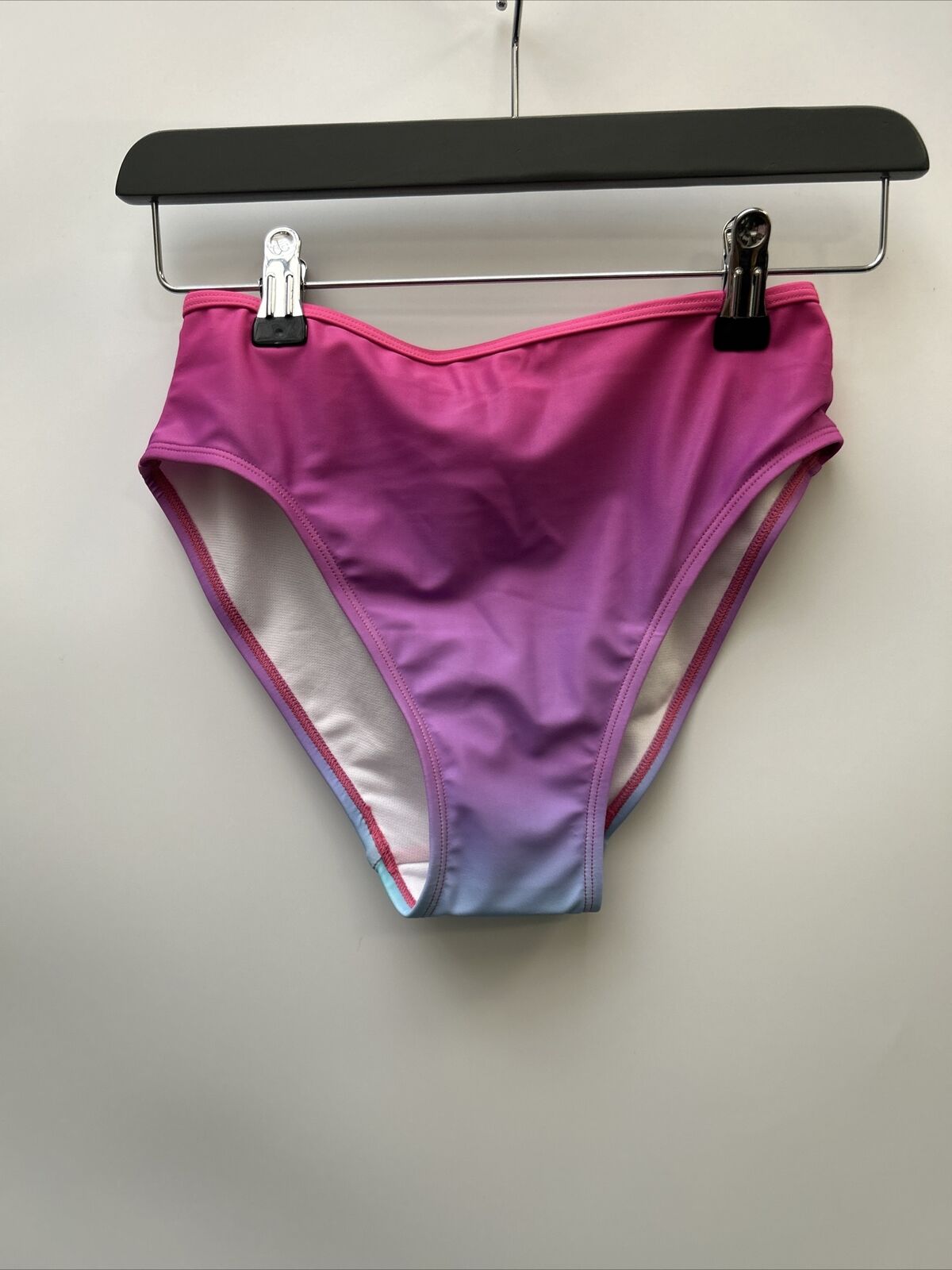 Girls 2 Piece Swimsuit - Pink. UK 11 Years **** Ref V354