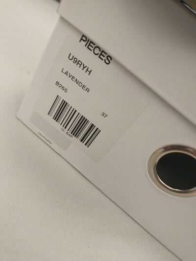 Pieces Leather Flat Sandal - Lavender. Size UK   4. ****Ref VS2