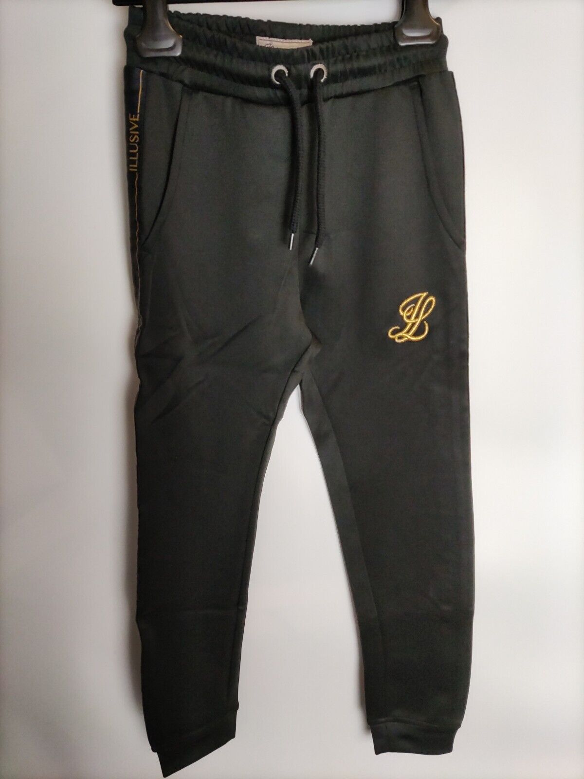 Illusive Boys Deluxe Joggers. Black. UK 7-8 Years. ****V61