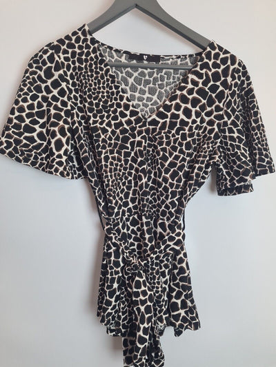 Womens Animal Print Tie Waist Top. Size 16 ** V519