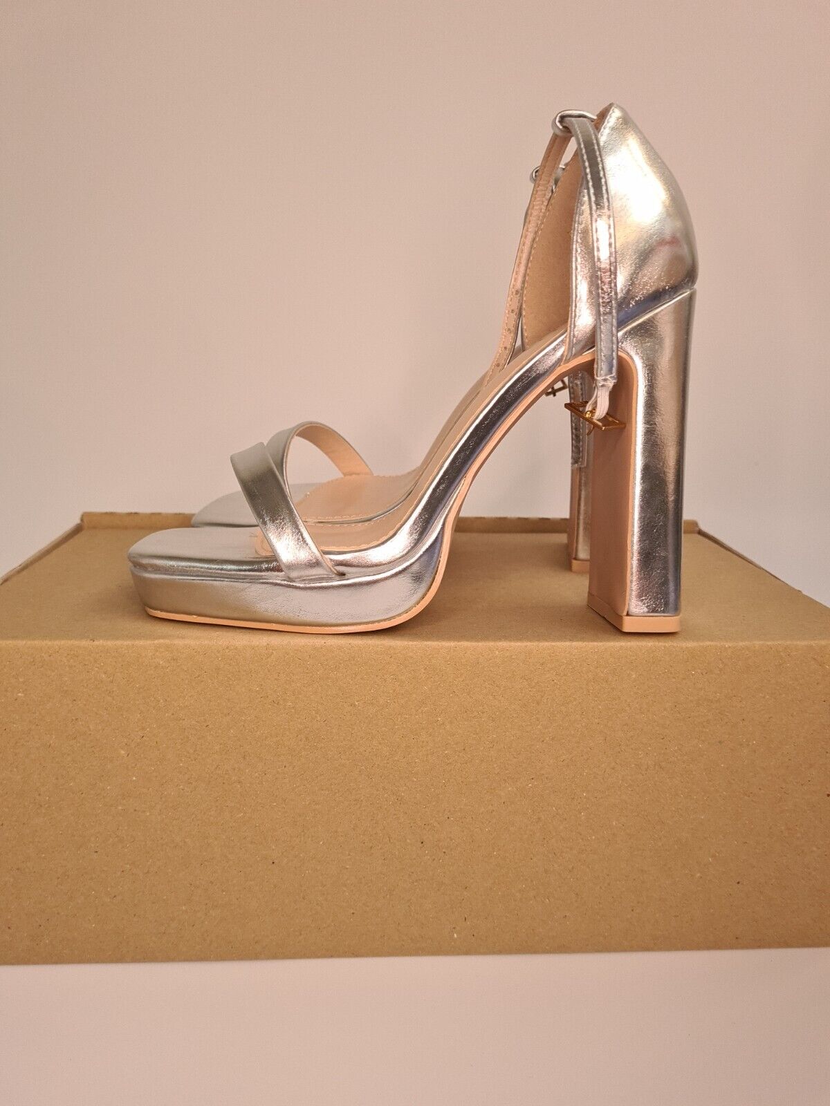 Raid Wide Fit Leonie Platform Heeled Sandal Silver Size UK 5 **** VS1