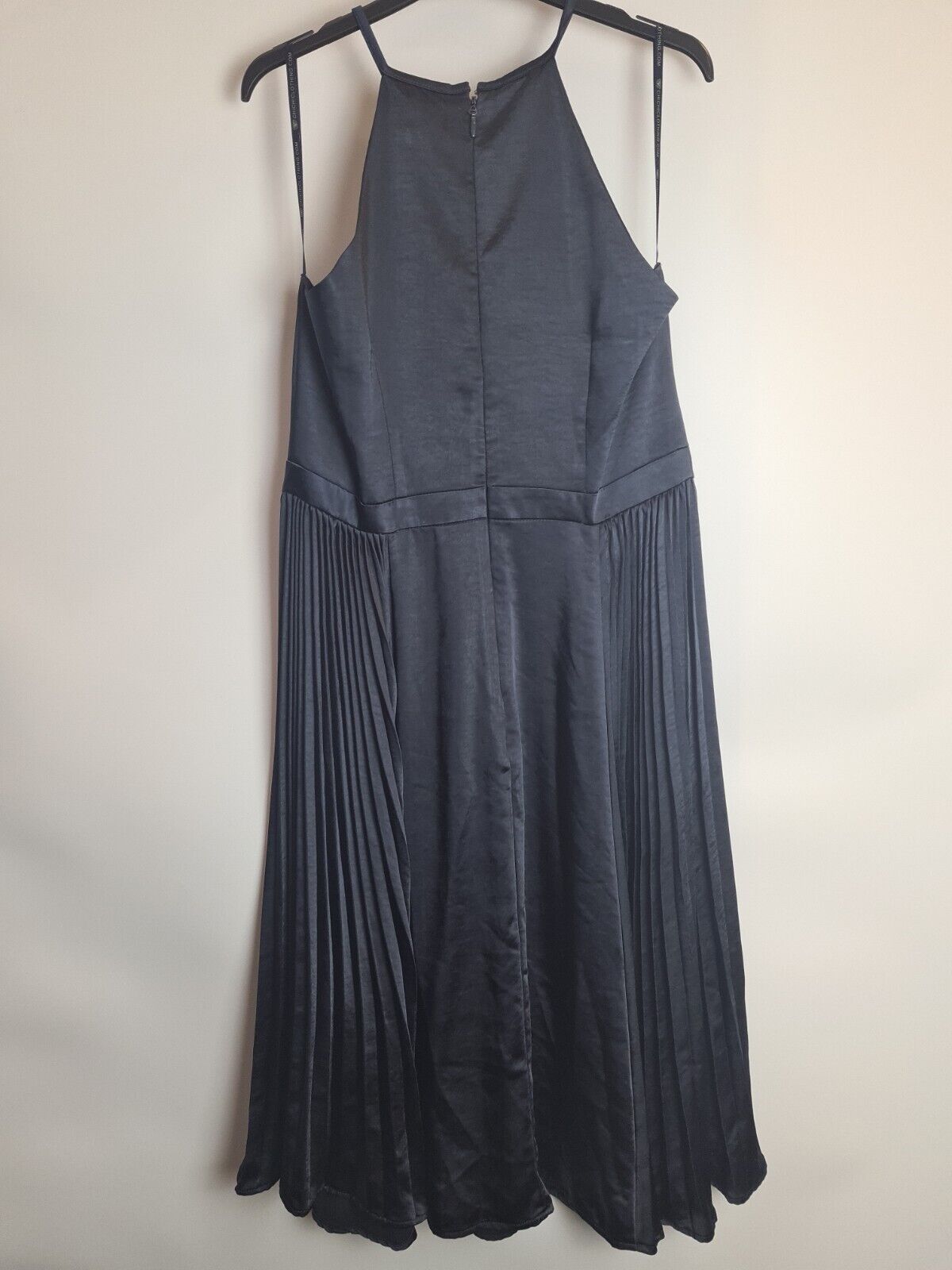 Chi Chi Benita Halter Neck Cut Out Pleated Navy Midi Dress Size 14 **** VH6