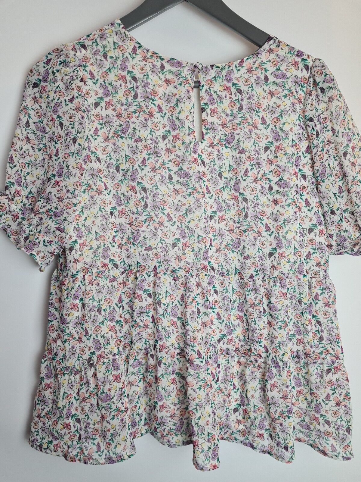Apricot Floral Ruffle Tiered Top Size 10 **** V80