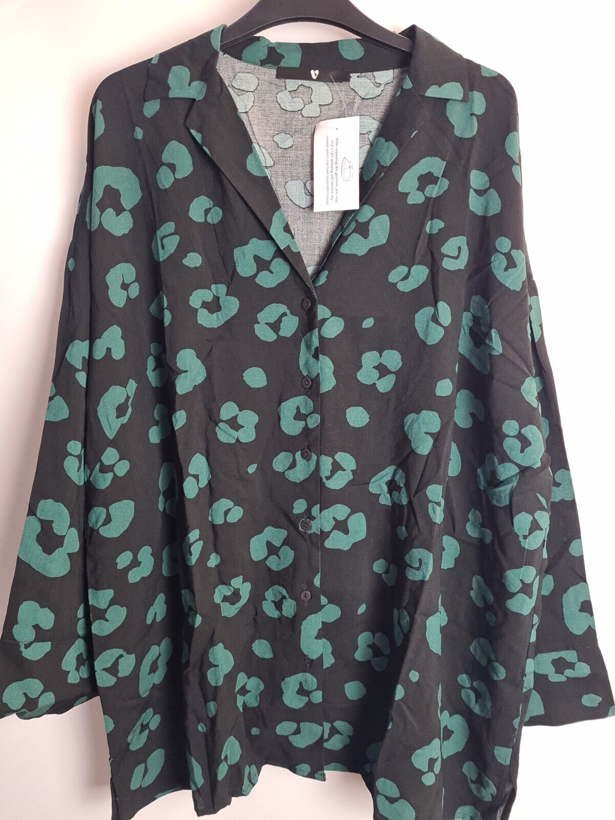 Womens Black Green Animal Print Long Sleeve Button Up Blouse Size 12 **** V477