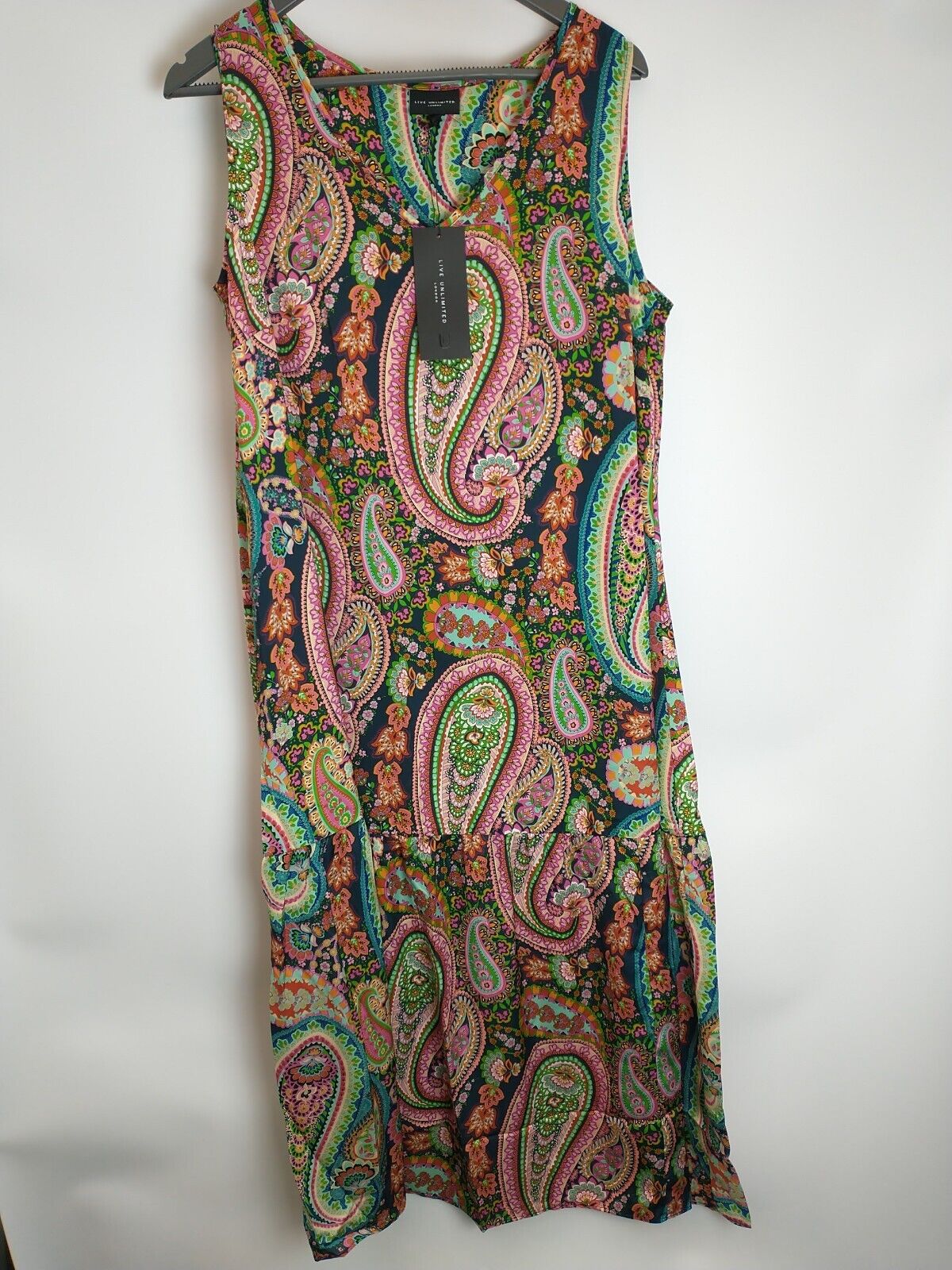 Live UnlimitedPaisley V-Neck Maxi Dress Size 18 **** V138