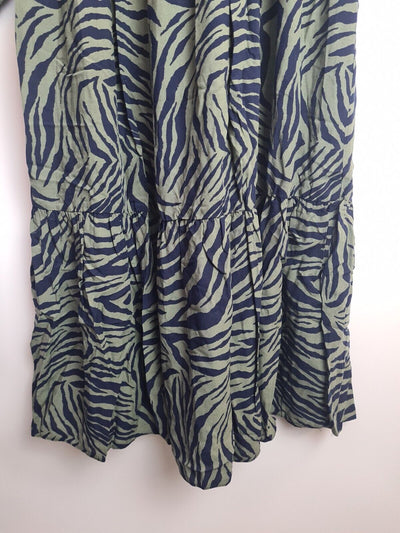 Womens Green Zebra Print Long Sleeve Tiered Midi Dress Size 16  **** V326