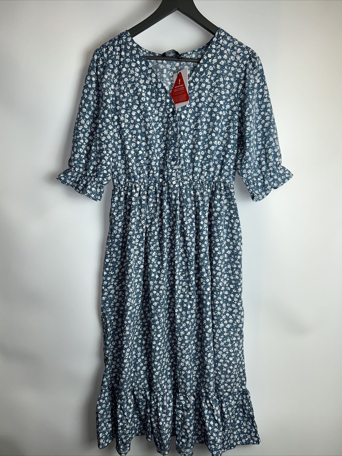 In the Style Jac Jossa Floral Dress - Blue. UK 8 **** Ref V270