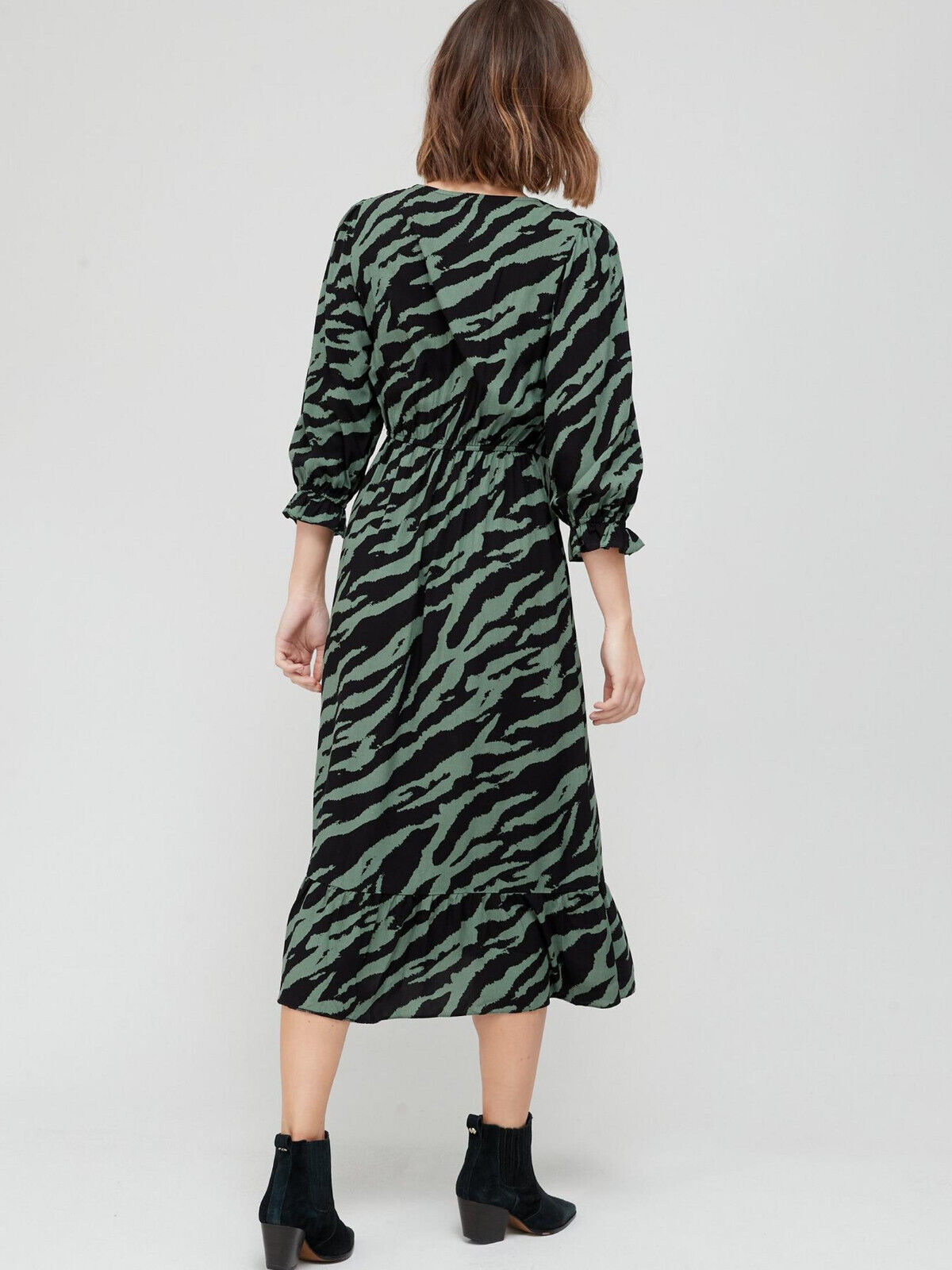 Green Animal Print Ruched Front Midi Dress Size 8 **** V469