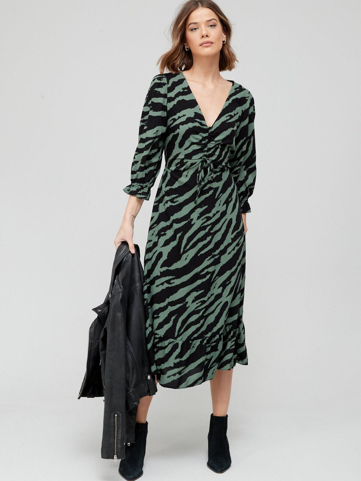 Green Animal Print Ruched Front Midi Dress Size 8 **** V467