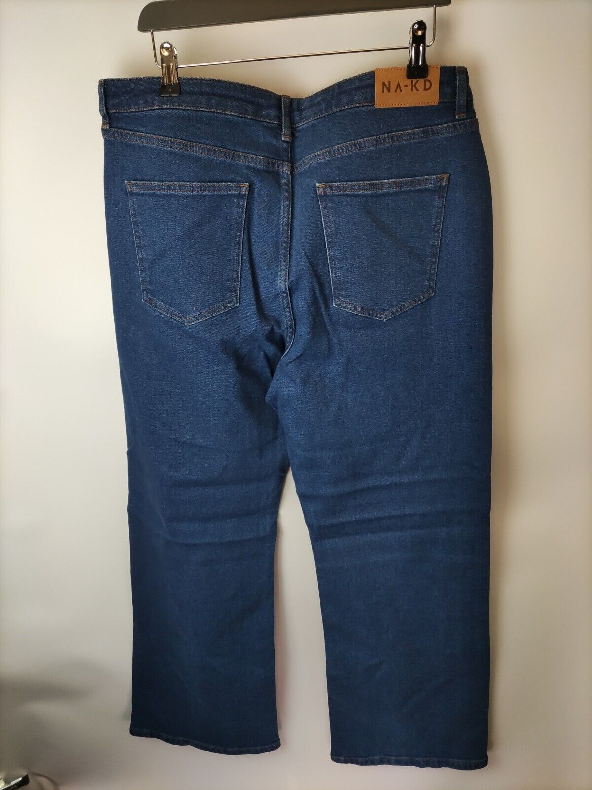 NA-KD Straight Leg High Waist Jeans. Mid Blue. UK 16. ****V86