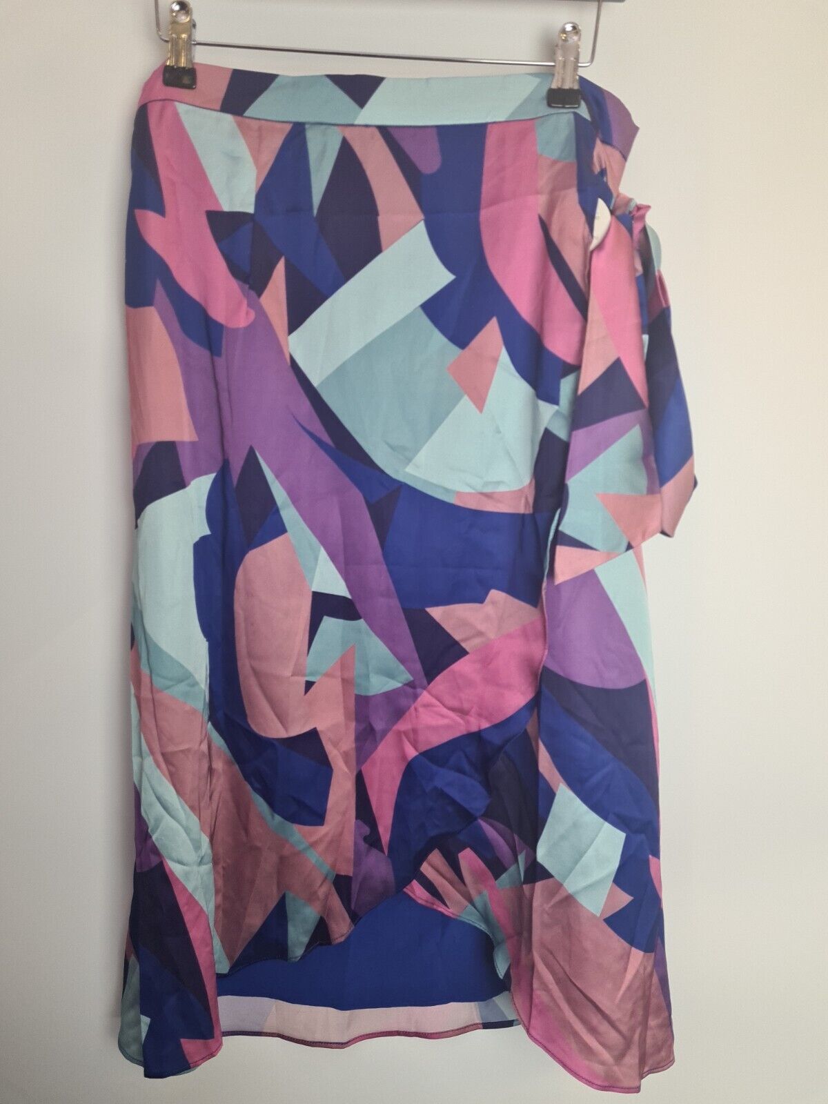 Chi Chi London Graphic Print Wrap Detail Midi Skirt Size 14 **** V35