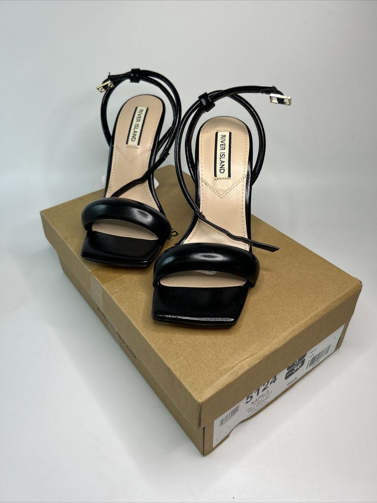 River Island Padded Heels - Black Size 3 **** Ref VS3