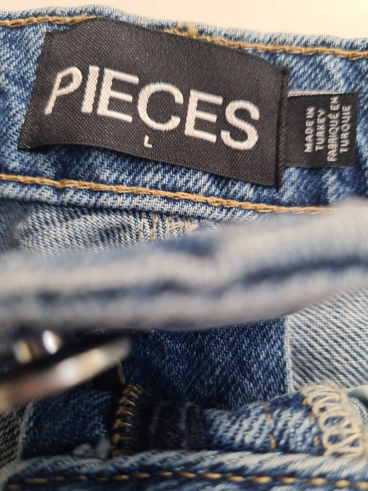 Pieces Pctulla Blue High Waist Denim Shorts Size Large **** V294