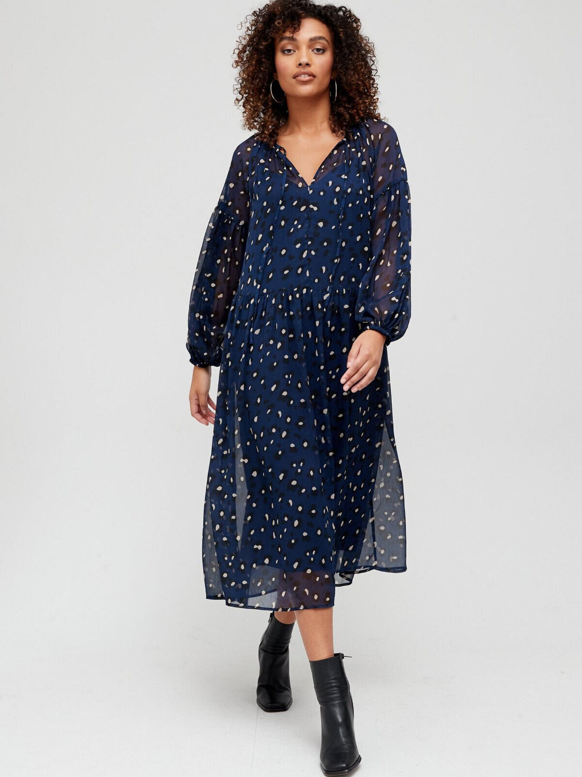 Georgette Yuryu Printed Midi Dress - Navy. UK 12. V203