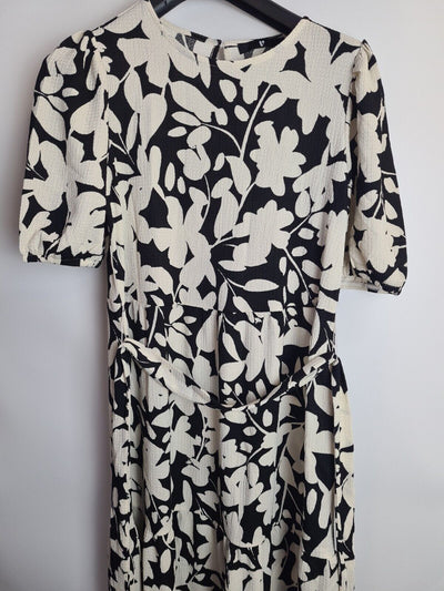 Womens Black And White Floral Tie Waist Dress Size 12 **** V291