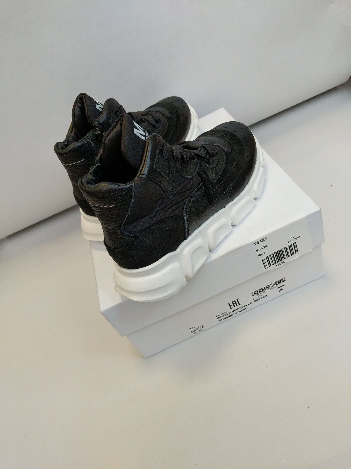 Maison Margiela MM6 Hightop Trainers. Kids UK 10. Black **** RefVS1