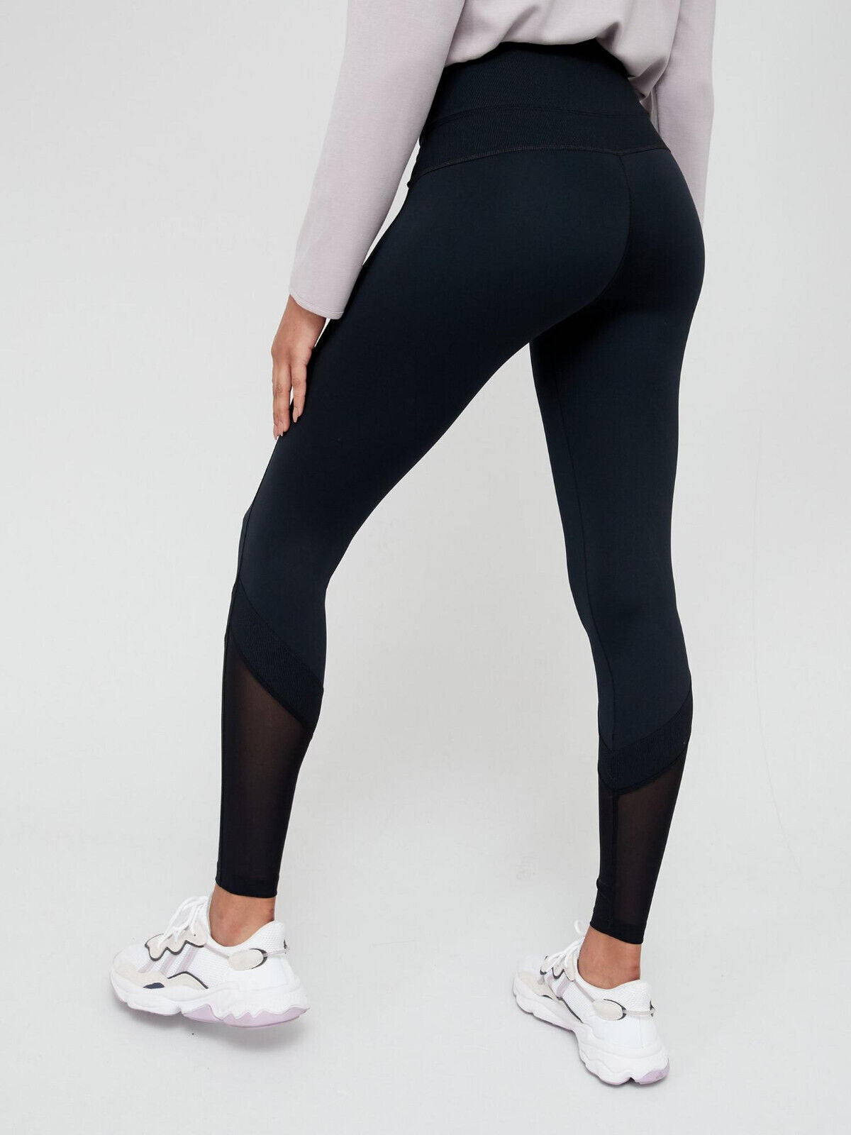 Black Athleisure Shaping Legging Size Small ** V522