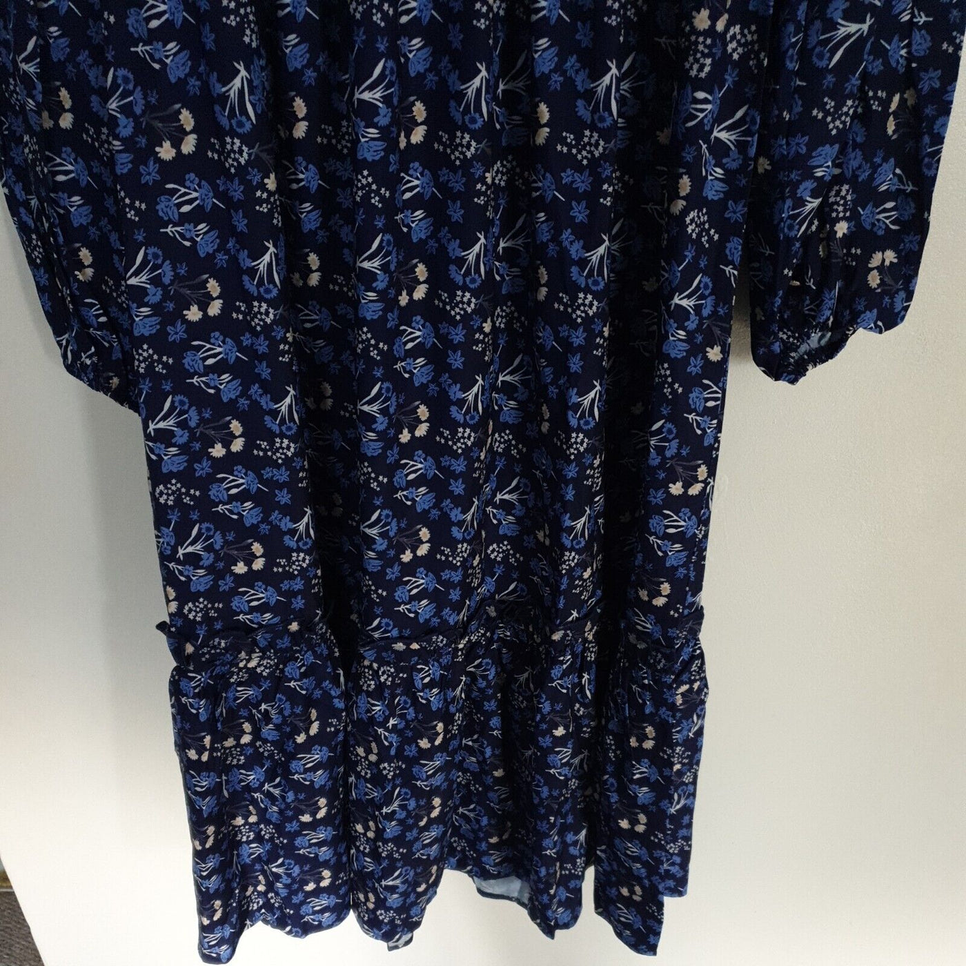 In The Style Jac Jossa Navy Floral Size 6****Ref V40