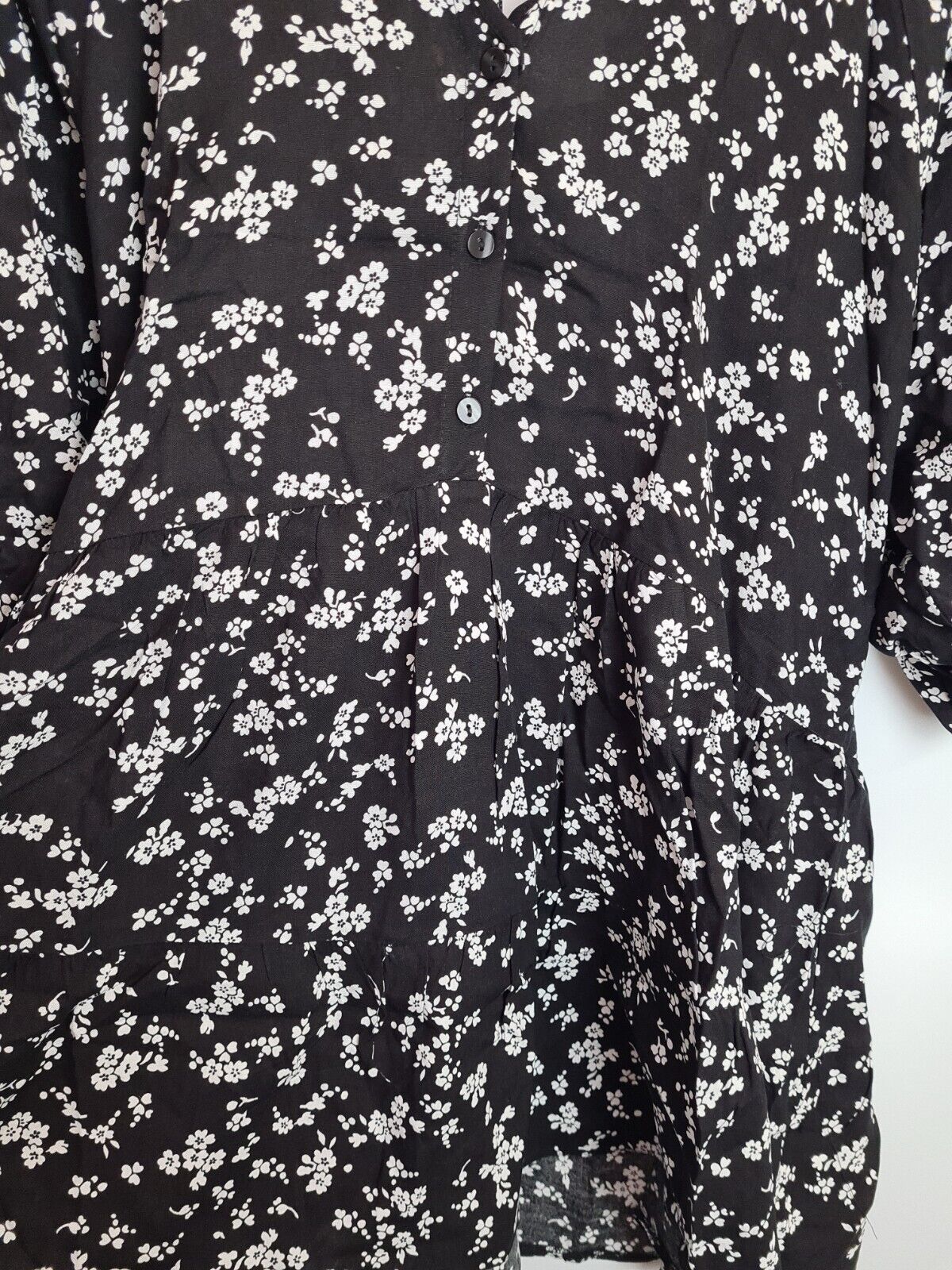 Black Floral Print Tiered Longline Shirt - Mono Print Size 12 **** V262