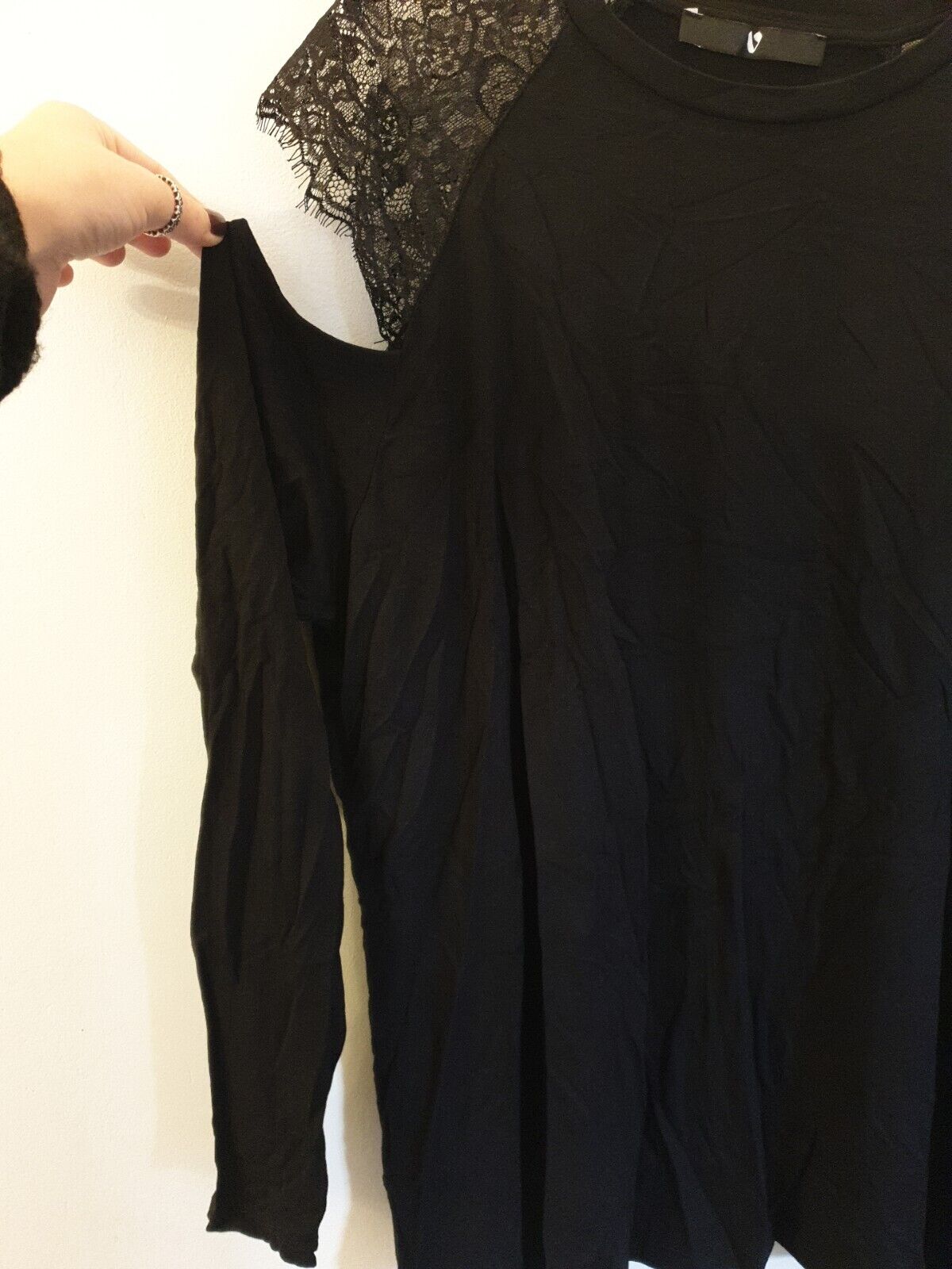 Womens Cold Shoulder Long Sleeve Top - Black. Uk16