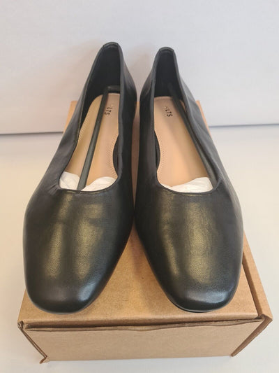 LTS Black Almond Toe Ballerina Shoes Size UK 8 **** VS1