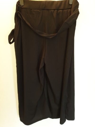 Womens Black Wide Leg Belted Trousers Size 18 ****Ref V553