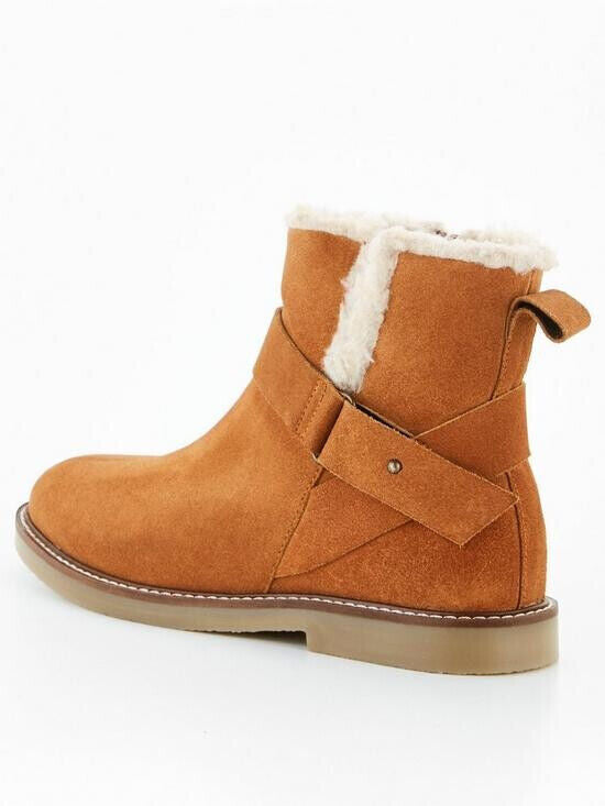 Real Suede Ankle Boot with Faux Fur Lining - Light Tan. (RXF63) UK 6. ****VS1