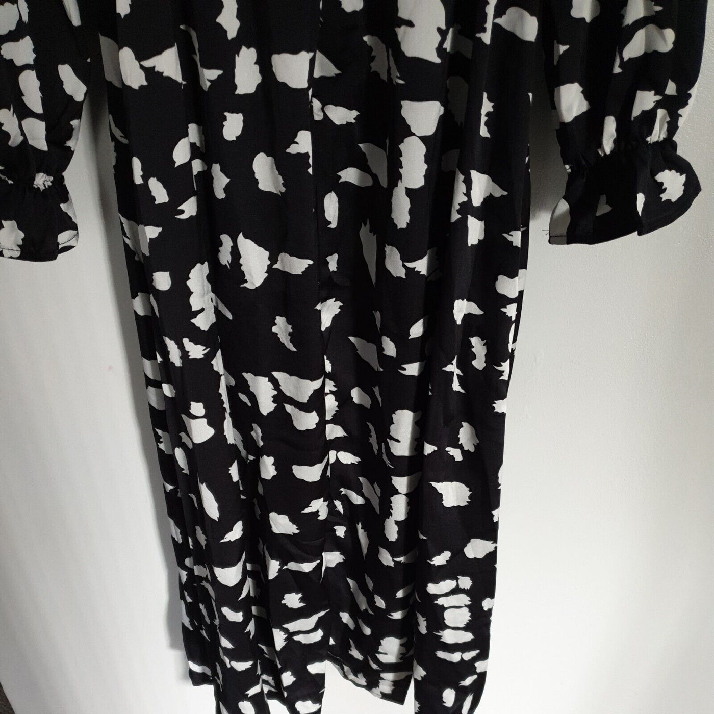 AX Paris Mono Abstract Wrap Midi Dress Size 8 ****Ref V170