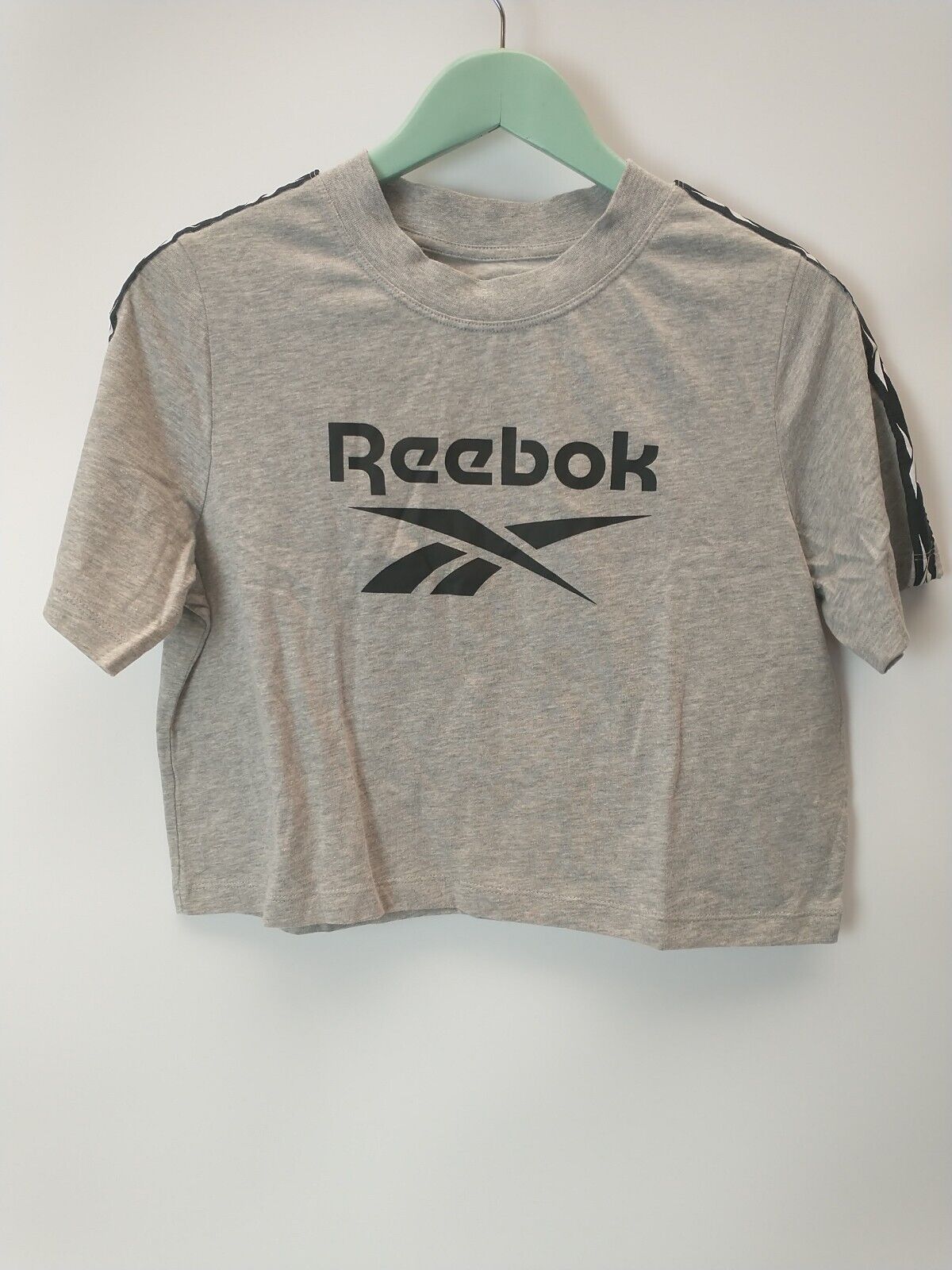 Reebok Tape Back Tee Cropped Women's  Size Medium **** V27