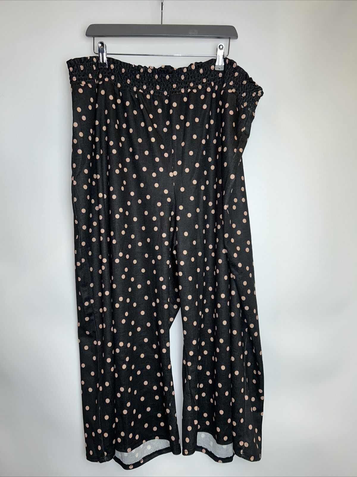 River Island Polka Dot Culottes - Black. UK 26 **** Ref V62