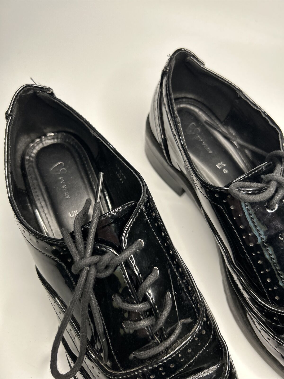 Women’s Shoes - Black. Size 6 **** VS3