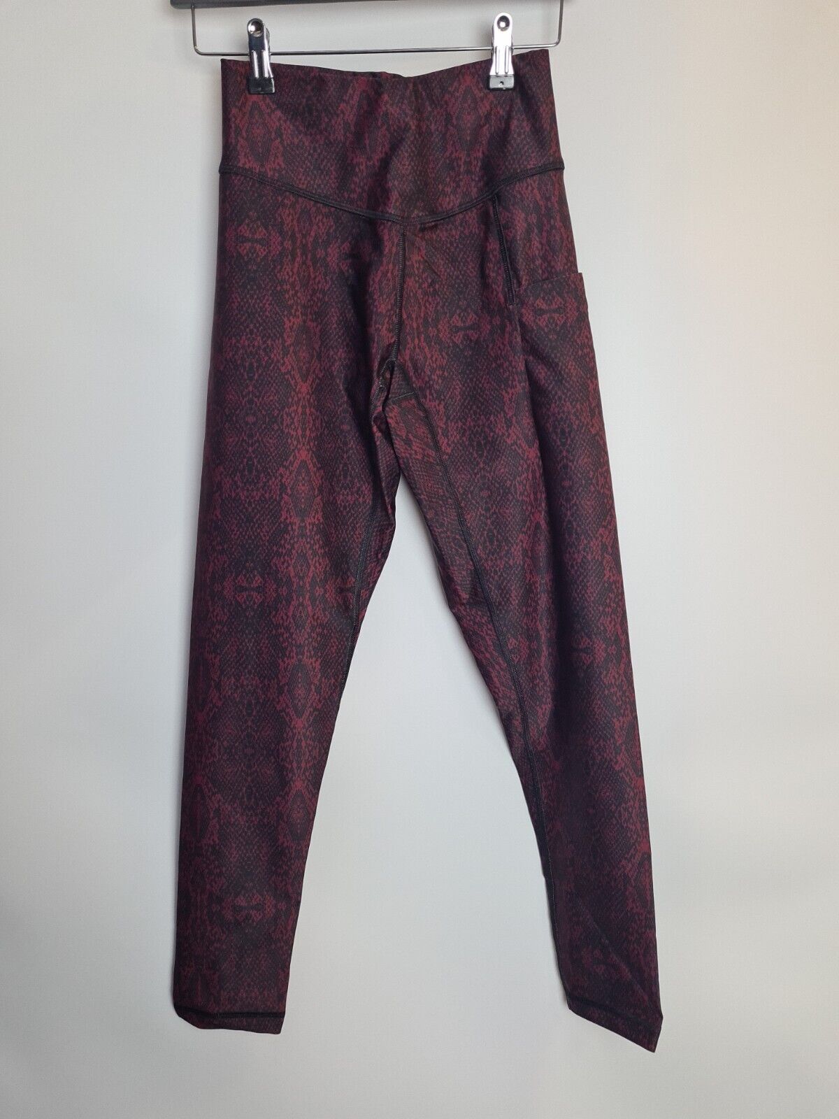 West Seventy Nine Sustainable Strutt Red Leggings Size Large  **** V272