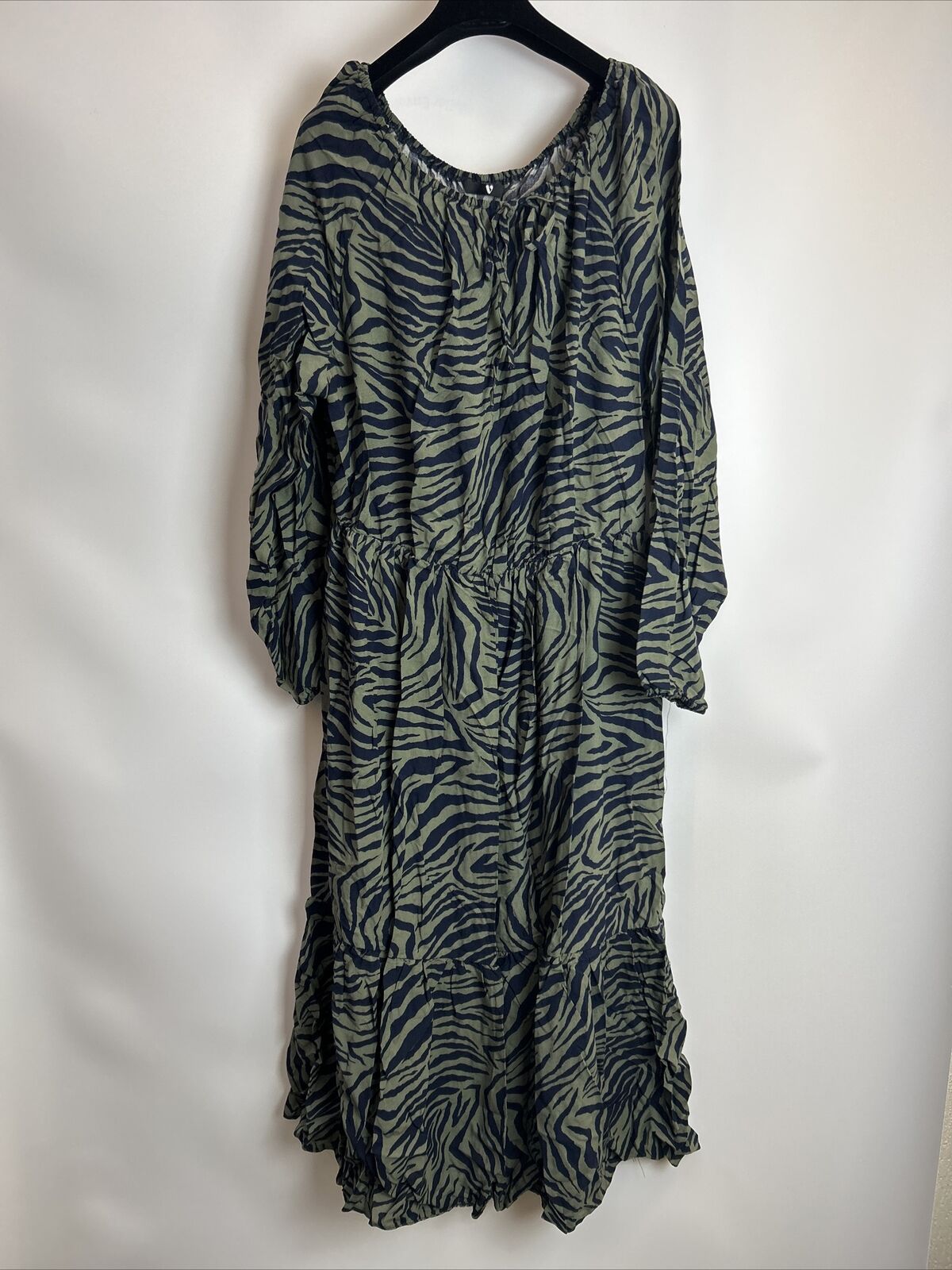 Womens Animal Print Dress - Black. UK 16 **** Ref V341