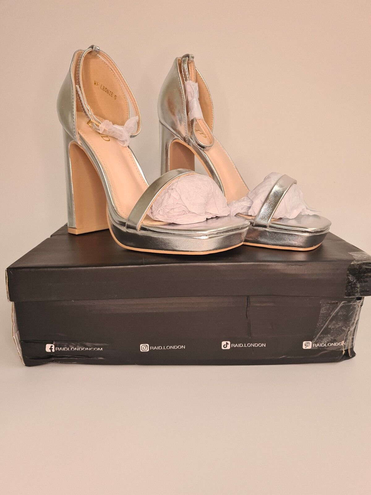 Raid Wide Fit Leonie Platform Heeled Sandal Silver Size UK 8 **** VS1