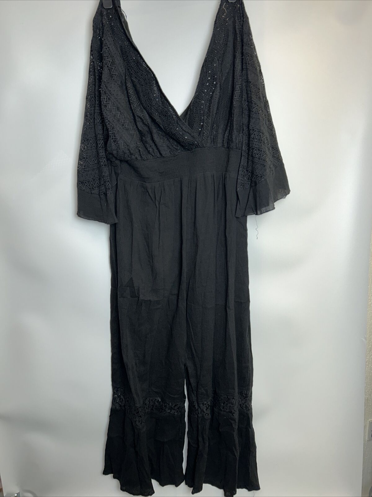 River Island on The Beach - Black Lace Wide Leg Jumpsuit. UK 24 **** Ref V211