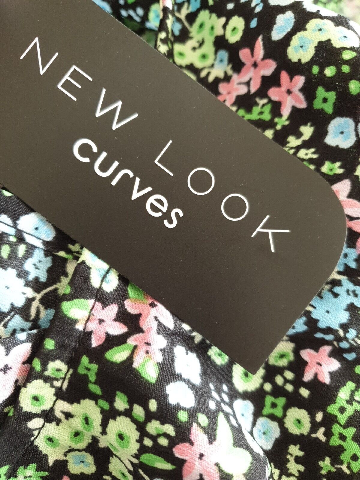New Look  Curves Black Floral Crinkle Long Sleeve Mini Dress Uk18****Ref V417