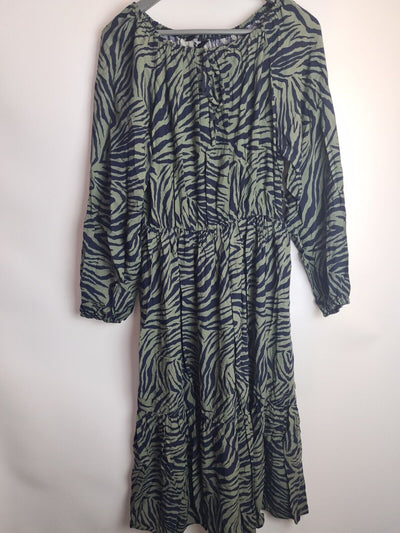 Womens Green Zebra Print Long Sleeve Tiered Midi Dress Size 12 **** V518