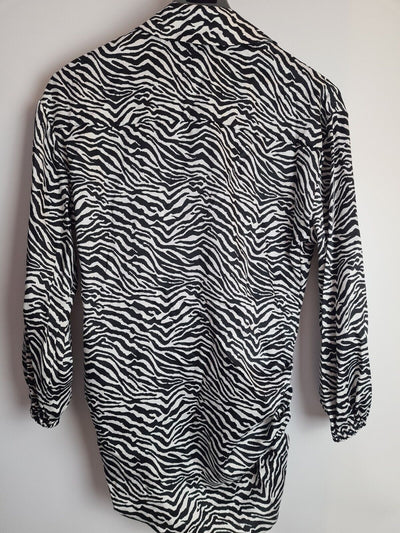 River Island Black Animal Print Tie Front Blouse Size 6 **** V253