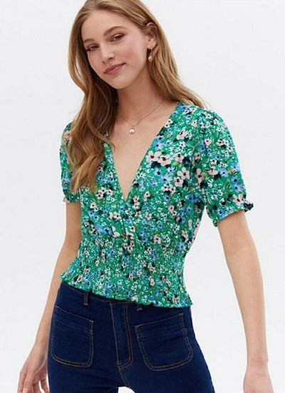 New Look Green Floral Shirred Wrap Top Green Size 10****Ref V439