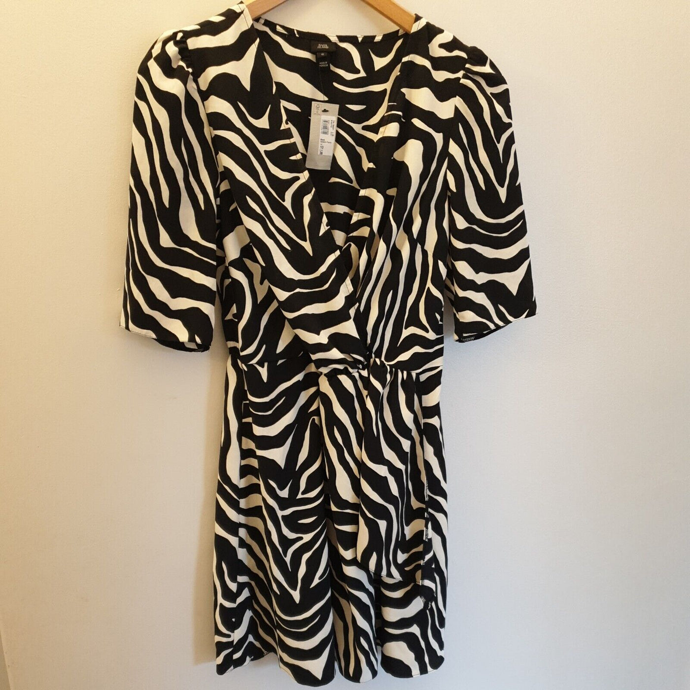 River Island Black Zebra Short Puff Sleeve Black Dress Uk10****Ref V361