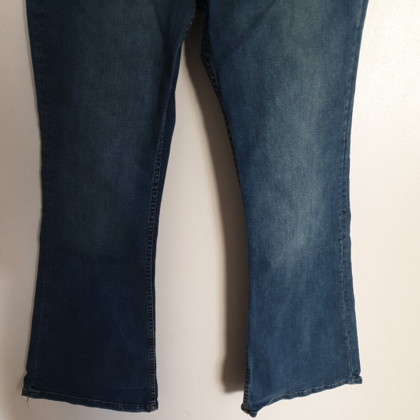Missguided Blue Flared Denim Jeans Uk12****Ref V187