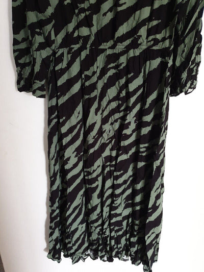 Zebra Print Midi Dress V-neck Green/Black Uk12****Ref V538