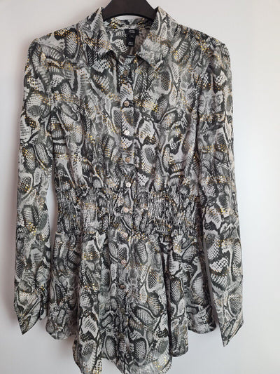 River Island Grey Snake Print Shirred Shirt Size 6 **** V295